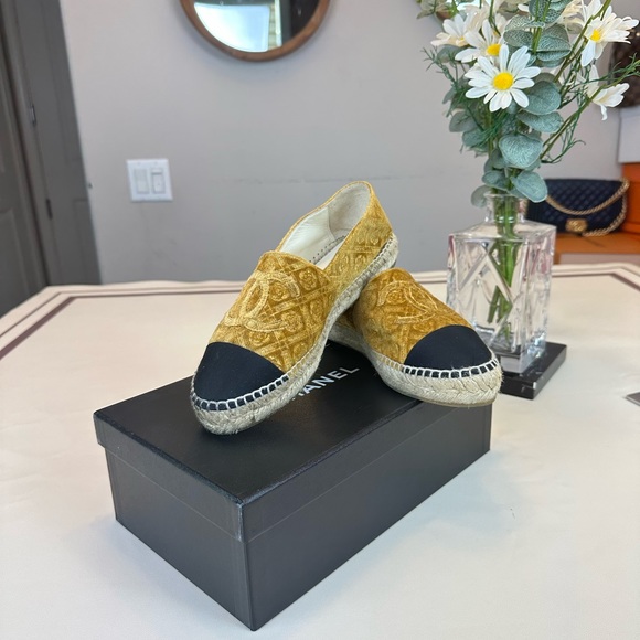 CHANEL Shoes - Chanel CC Logo Gold And Black Espadrilles Shoes